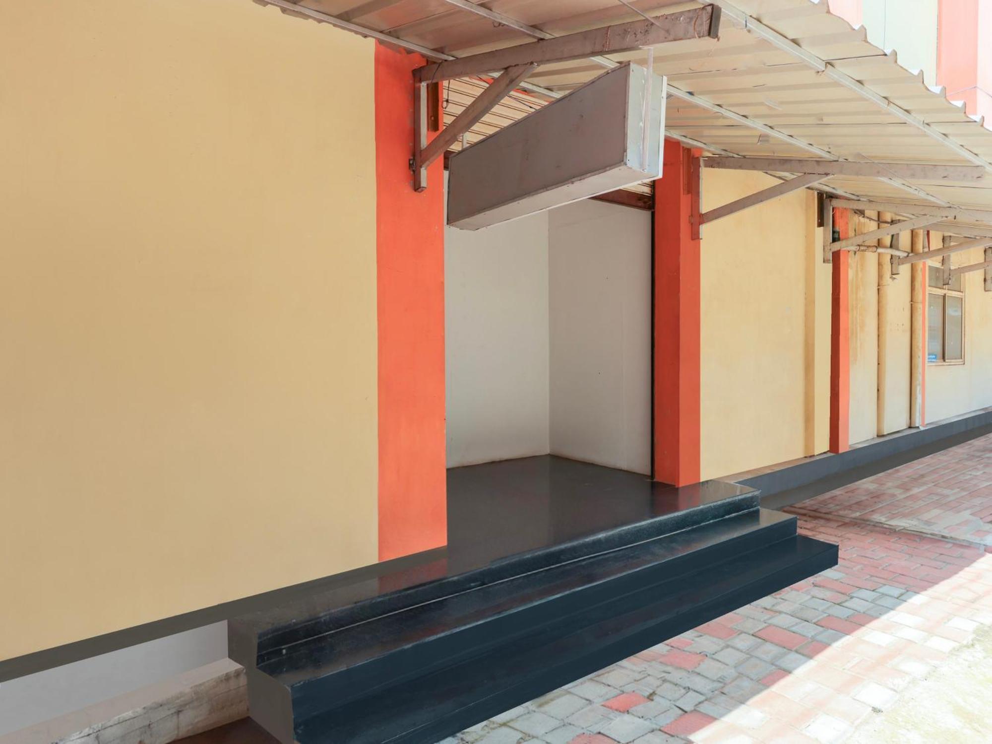 Hotel O Nila Tourist Home Thiruvananthapuram Екстериор снимка